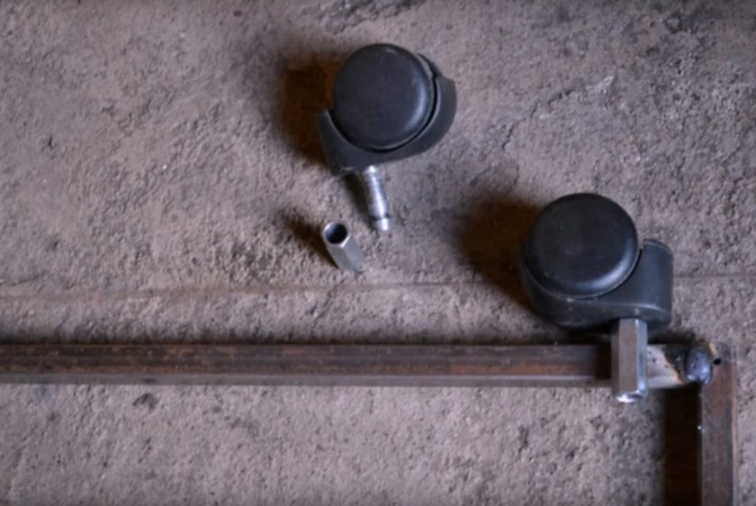 Привариваем крепежи для мебельных колёсиков