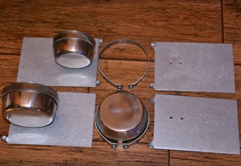 Прикрепляем к дверцам мисочки