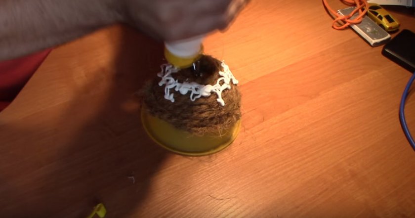 Клей на гнезде Клей на гнезде