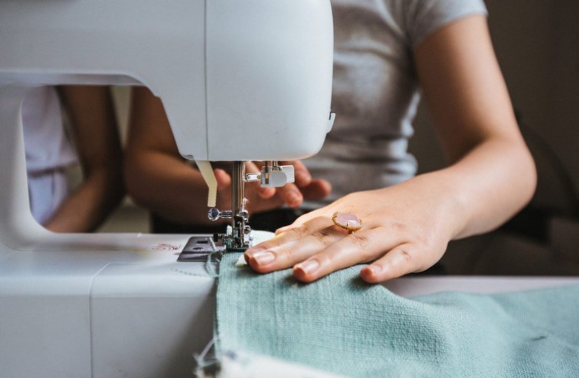 Шитье на швейной машинке
